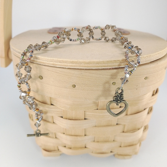 Hand Crafted lightweight bracelet beaded handmade - Picture 1 of 7